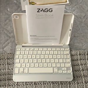 Zagg Slim Book